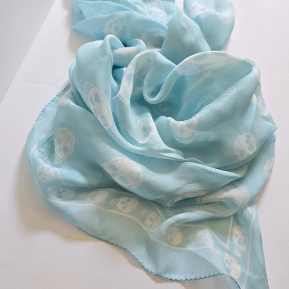 Alexander McQueen Skull Silk Scarf Blue - Picture 4 of 7